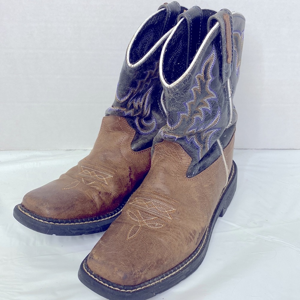 Old West cowboy boots size 1.5 big kid.
